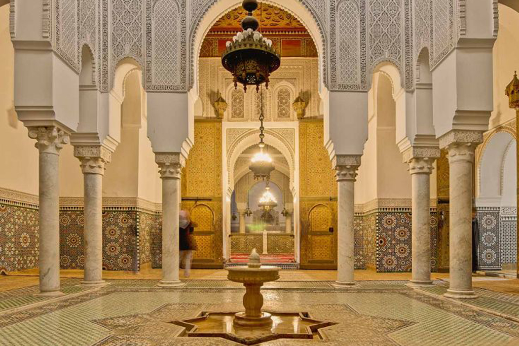 梅克内斯 (MEKNES)